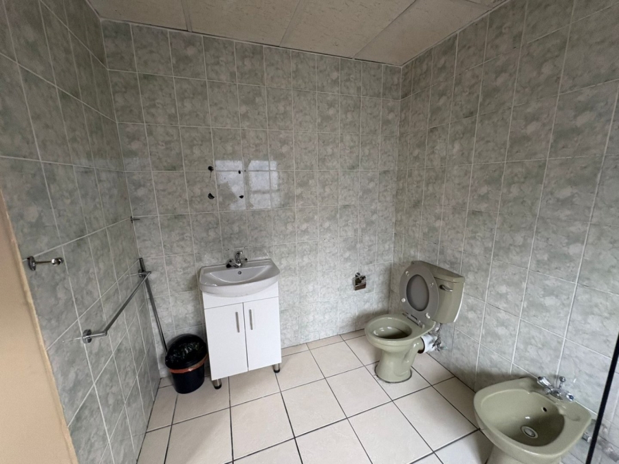 10 Bedroom Property for Sale in Southernwood Eastern Cape